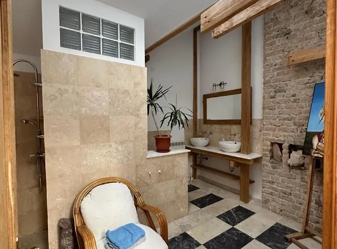 아파트 Rustic 2 Next To *